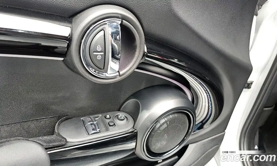 Mini Cooper 2023 2.0 Автомат в Москве № 213981, фото 14