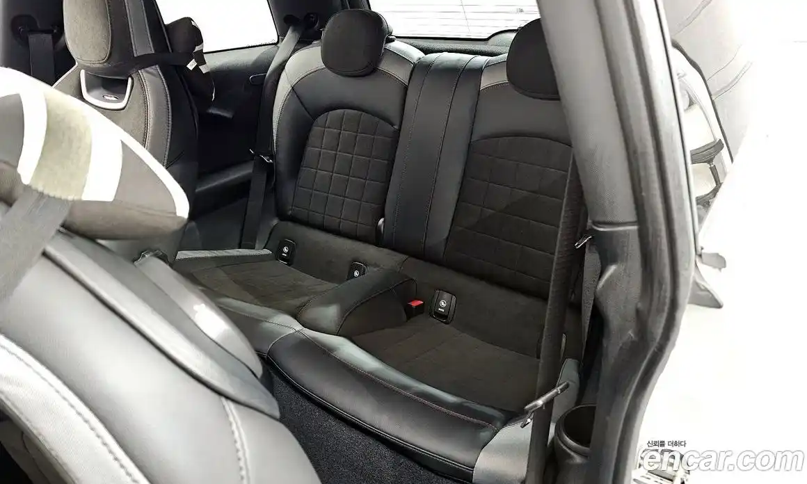 Mini Cooper 2023 2.0 Автомат в Москве № 213981, фото 15