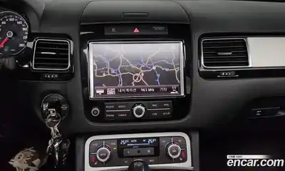 Volkswagen Touareg 2013 3.0 Автомат в Москве № 215198, миниатюра 3