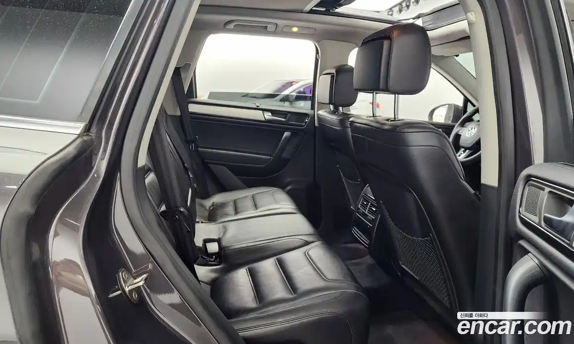 Volkswagen Touareg 2013 3.0 Автомат в Москве № 215198, фото 9