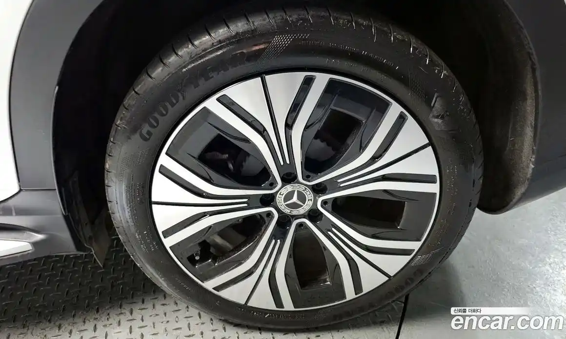 Mercedes-Benz EQE 2024 0.3 Автомат в Москве № 218028, фото 20