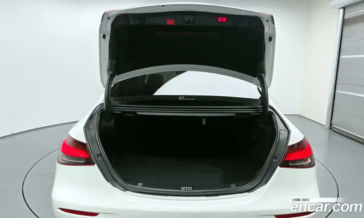 Mercedes-Benz E-Class 2021 2.0 Автомат в Москве № 221798, фото 15