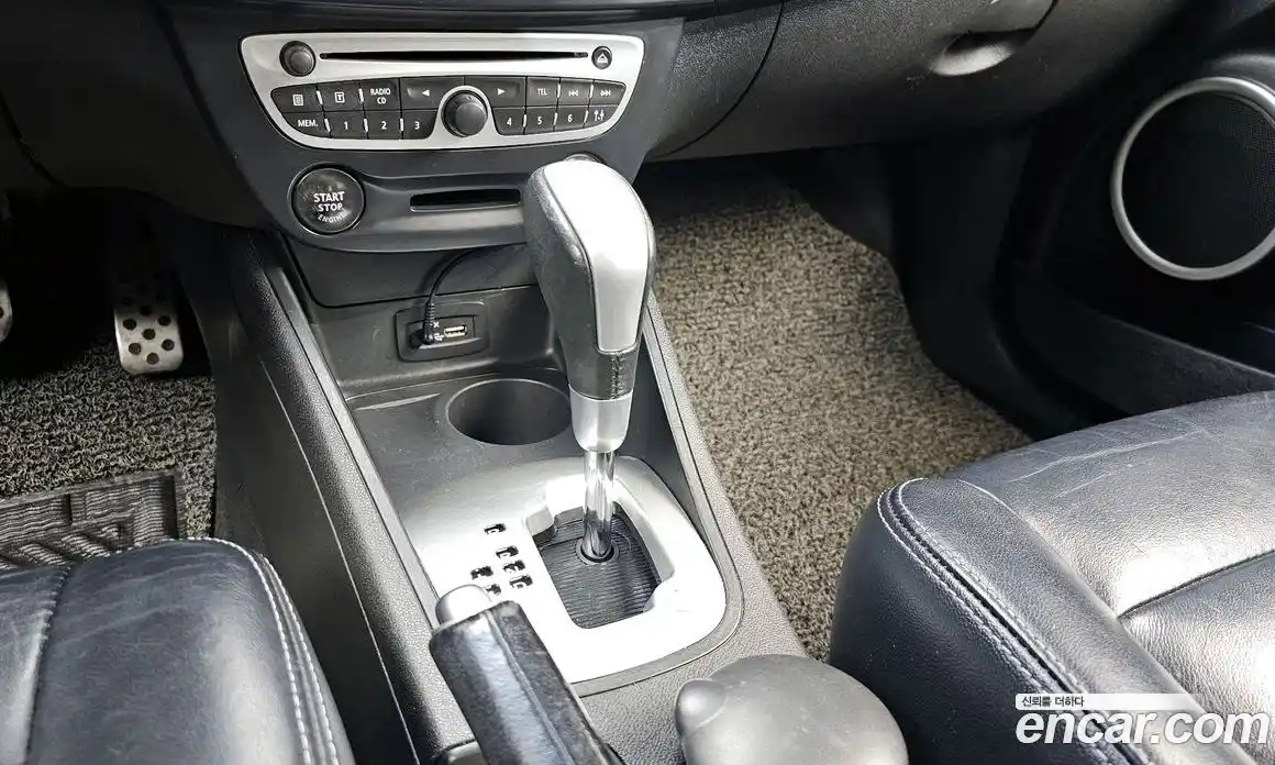 Renault SM3 2011 1.6 Автомат в Москве № 225971, фото 16