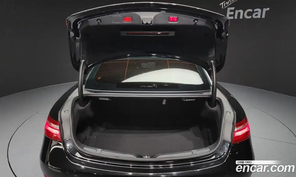 Mercedes-Benz E-Class 2020 1.9 Автомат в Москве № 229520, фото 12