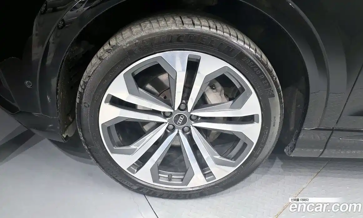 Audi Q8 2023 3.0 Автомат в Москве № 230005, фото 17