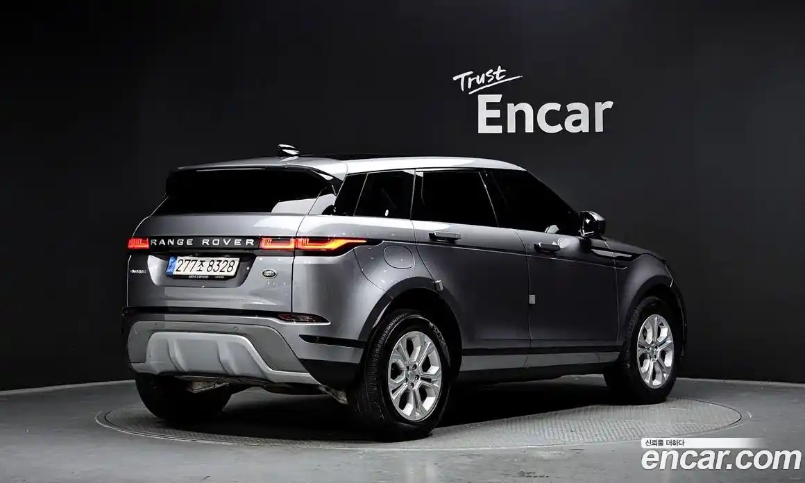 Land Rover Range-Rover Evoque 2021 2.0 Автомат в Москве № 231282, фото 3