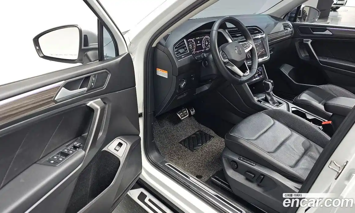 Volkswagen Tiguan 2022 2.0 Автомат в Москве № 232072, фото 15