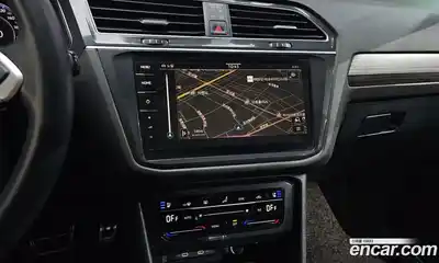 Volkswagen Tiguan 2022 2.0 Автомат в Москве № 232072, миниатюра 4