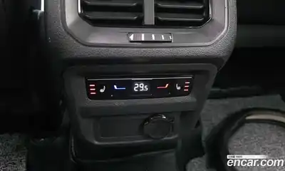 Volkswagen Tiguan 2023 2.0 Автомат в Москве № 232129, миниатюра 5