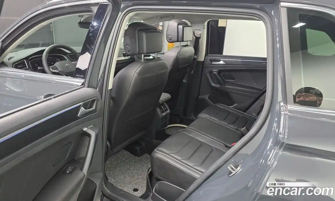 Volkswagen Tiguan 2023 2.0 Автомат в Москве № 232129, фото 6