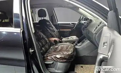 Volkswagen Tiguan 2015 2.0 Автомат в Москве № 232231, миниатюра 11