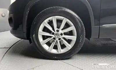 Volkswagen Tiguan 2015 2.0 Автомат в Москве № 232231, миниатюра 6