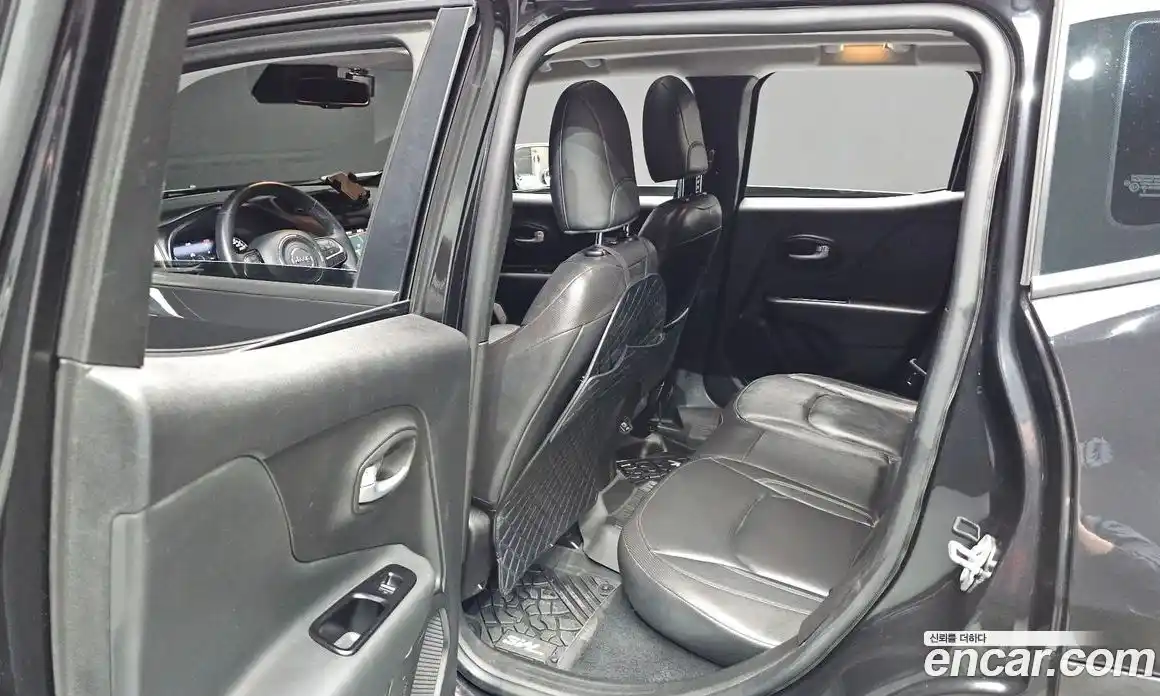 Jeep Renegade 2020 2.4 Автомат в Москве № 232632, фото 16