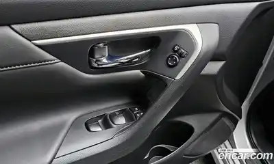 Nissan Altima 2017 2.5 Автомат в Москве № 238166, миниатюра 3