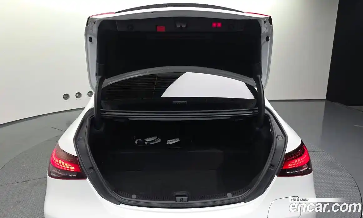 Mercedes-Benz E-Class 2021 2.0 Автомат в Москве № 241529, фото 16