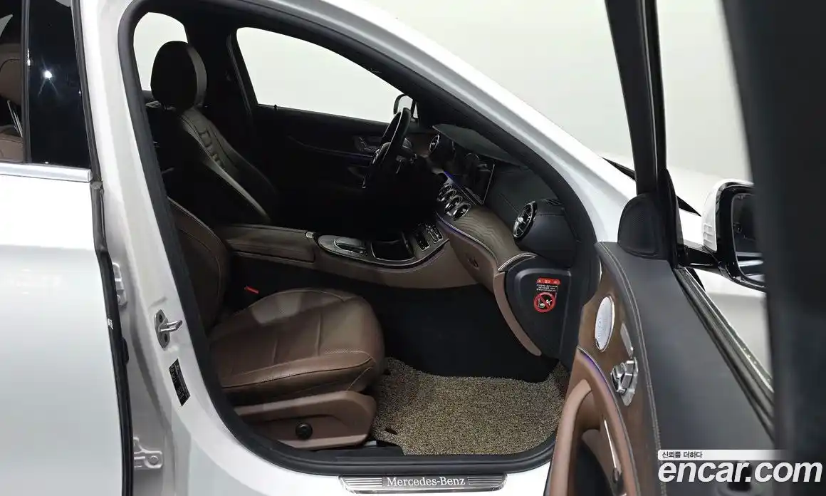 Mercedes-Benz E-Class 2021 2.0 Автомат в Москве № 241529, фото 5