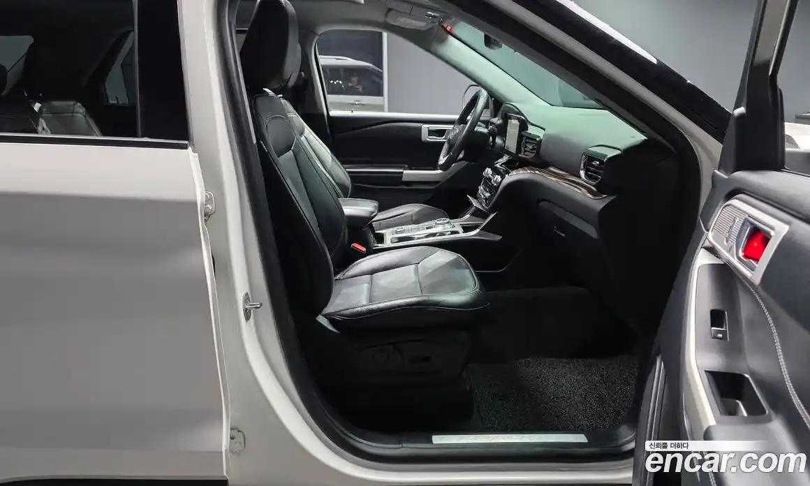 Ford Explorer 2021 2.3 Автомат в Москве № 255700, фото 10