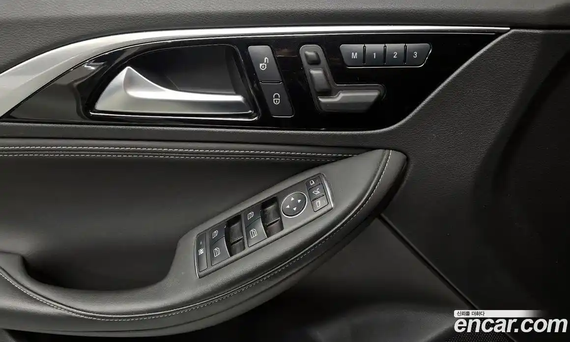 Infiniti Q30 2017 2.0 Автомат в Москве № 266734, фото 17