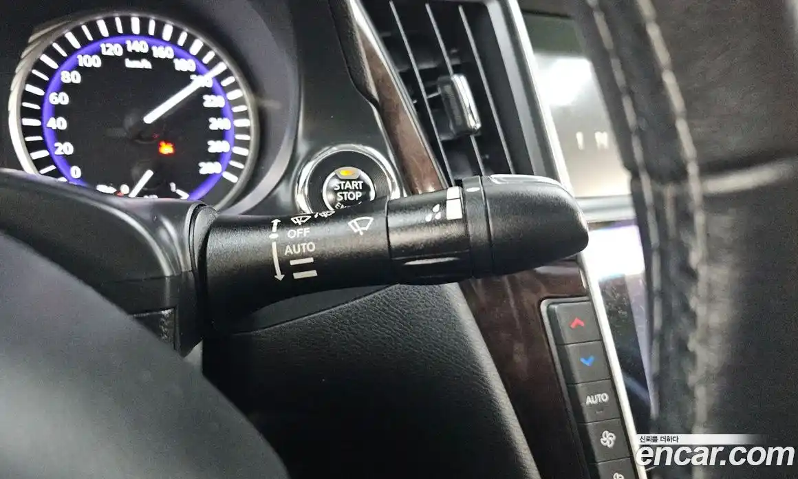 Infiniti Q50 2015 2.1 Автомат в Москве № 268443, фото 11