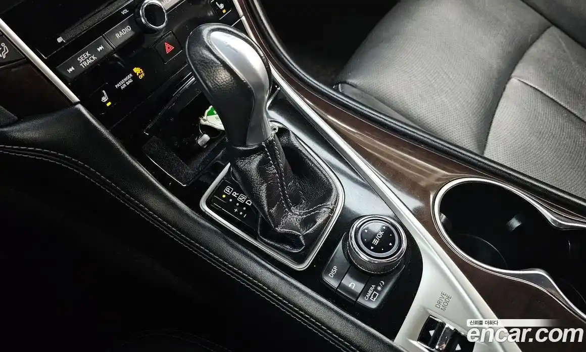 Infiniti Q50 2015 2.1 Автомат в Москве № 268443, фото 19