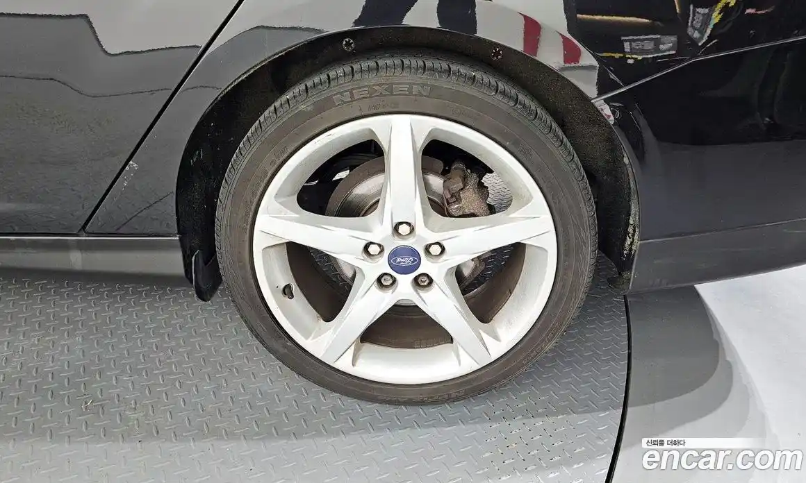 Ford Focus 2012 2.0 Механическая в Москве № 284060, фото 13