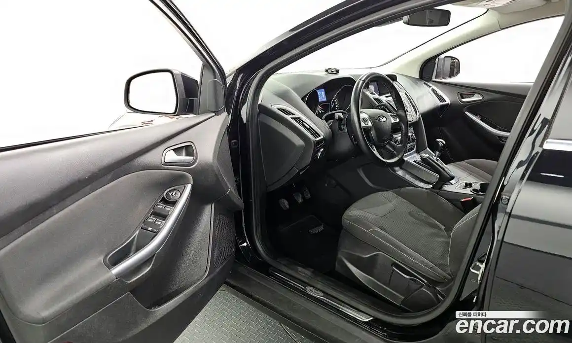 Ford Focus 2012 2.0 Механическая в Москве № 284060, фото 14