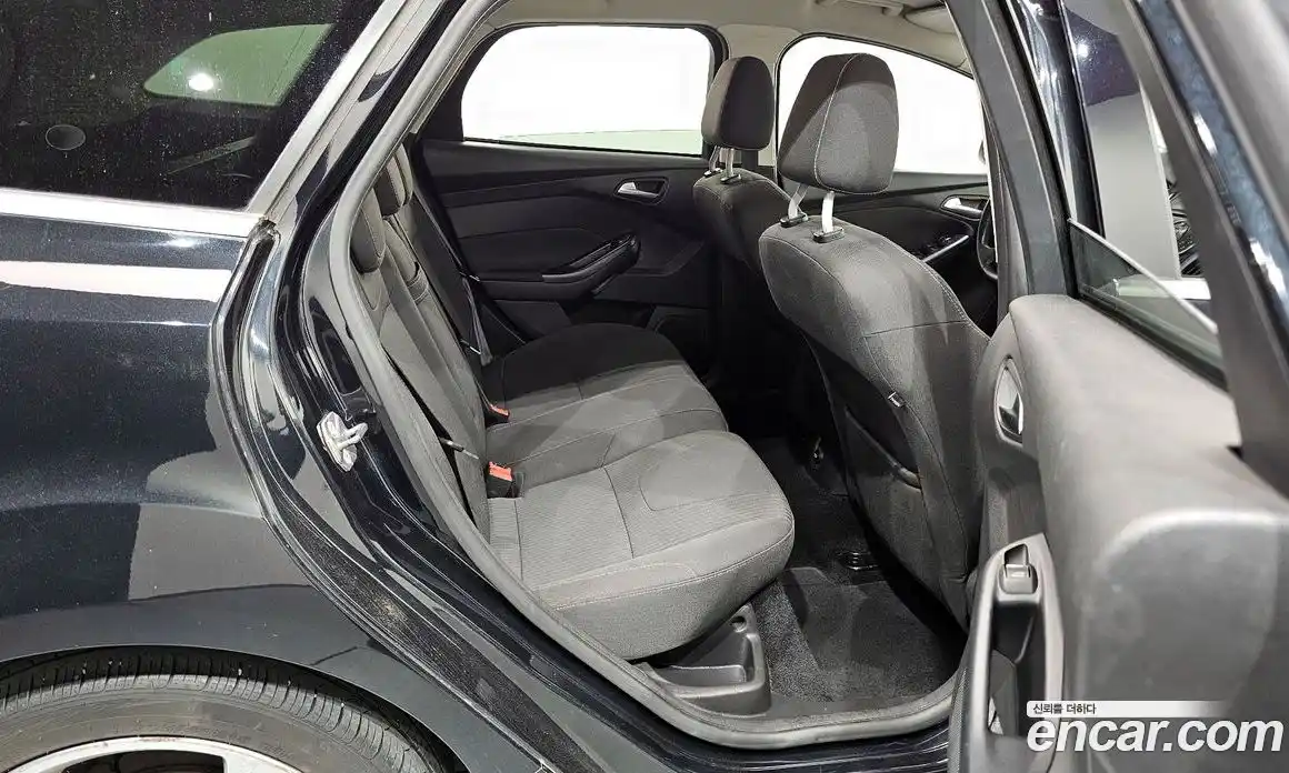 Ford Focus 2012 2.0 Механическая в Москве № 284060, фото 18