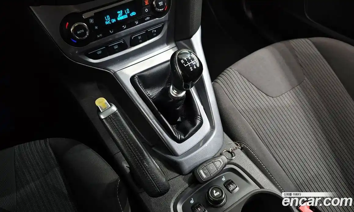 Ford Focus 2012 2.0 Механическая в Москве № 284060, фото 20