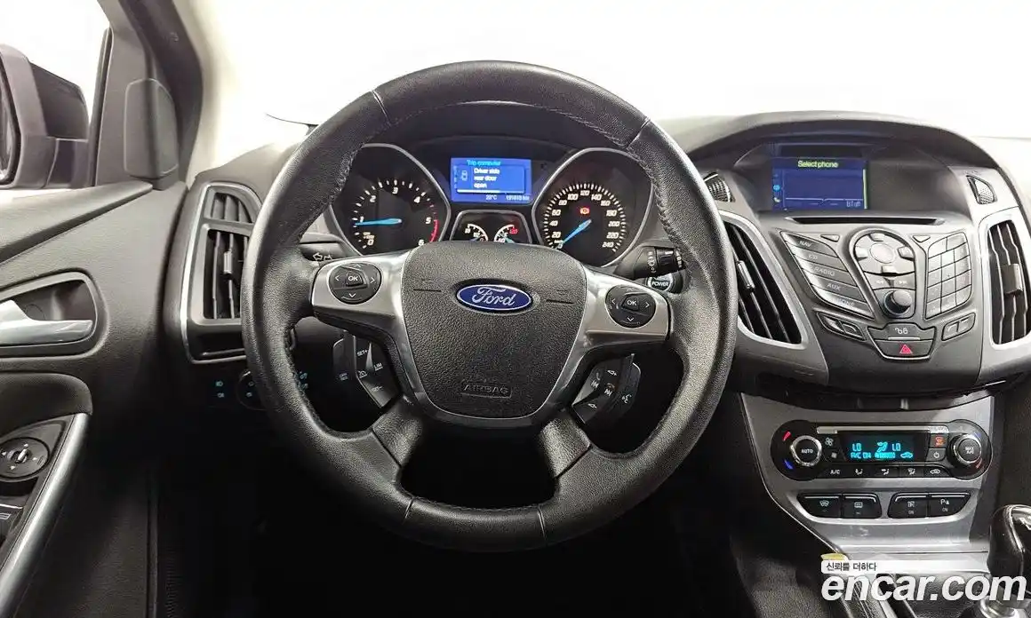Ford Focus 2012 2.0 Механическая в Москве № 284060, фото 3