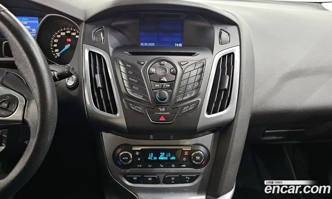 Ford Focus 2012 2.0 Механическая в Москве № 284060, фото 4