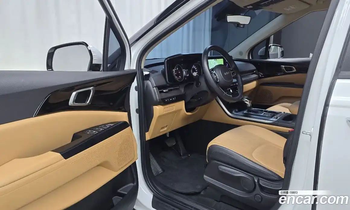 Kia Canival 2023 2.2 Автомат в Москве № 286574, фото 17