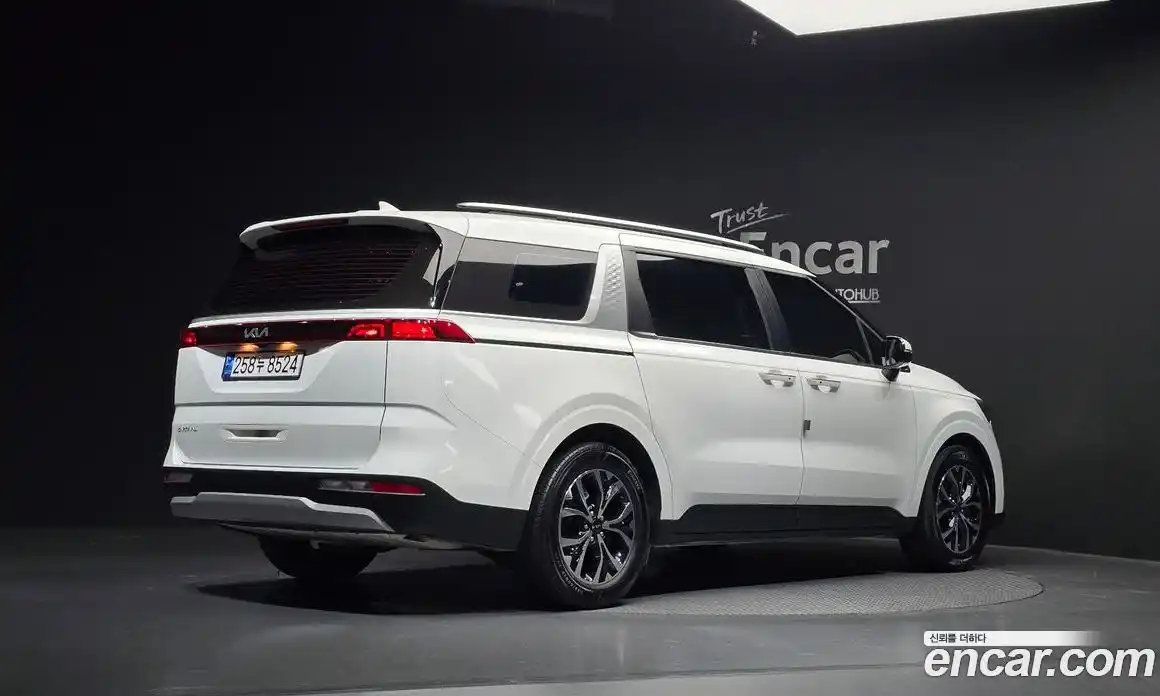 Kia Canival 2023 2.2 Автомат в Москве № 286574, фото 10