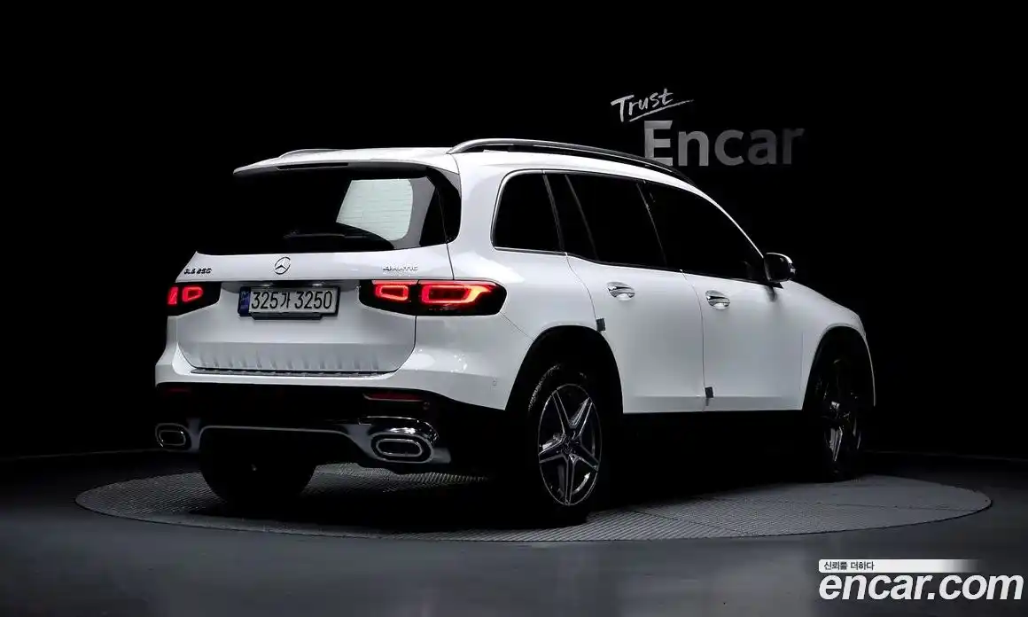 Mercedes-Benz GLB-Class 2021 2.0 Автомат в Москве № 290189, фото 19