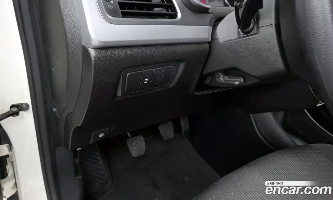 SsangYong Korando 2015 2.0 Механическая в Москве № 29387, фото 11