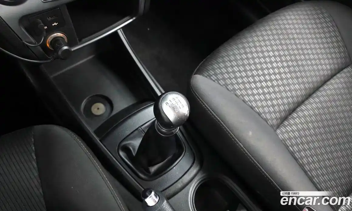 SsangYong Korando 2015 2.0 Механическая в Москве № 29387, фото 16