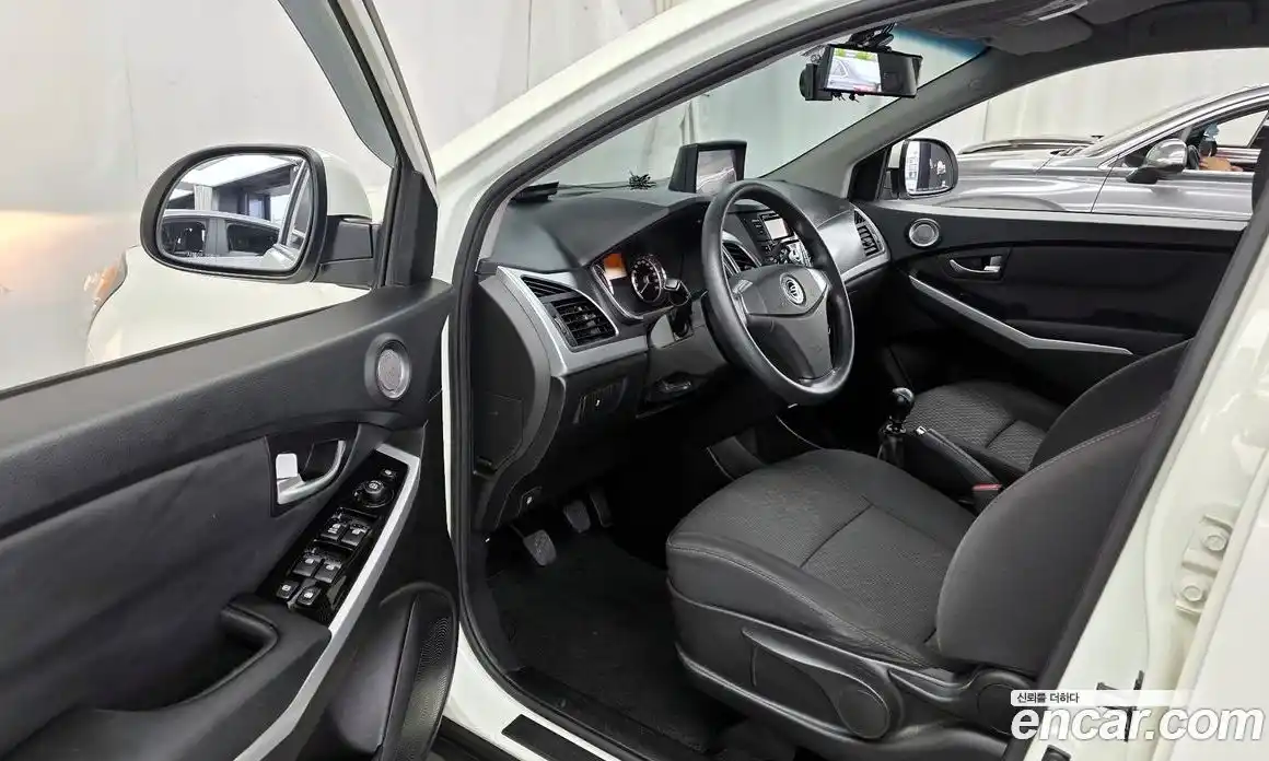 SsangYong Korando 2015 2.0 Механическая в Москве № 29387, фото 7