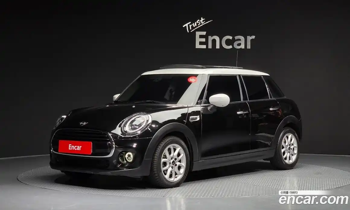 Mini Cooper 2021 1.5 Автомат в Москве № 299724, фото 13