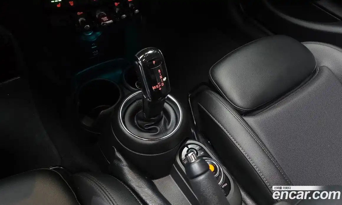 Mini Cooper 2021 1.5 Автомат в Москве № 299724, фото 10