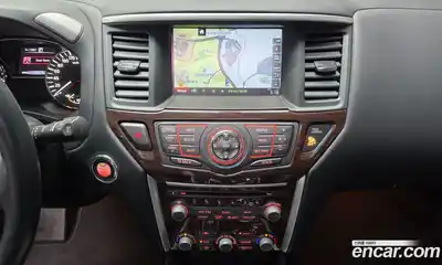 Nissan Pathfinder 2016 3.5 Автомат в Москве № 309028, миниатюра 2