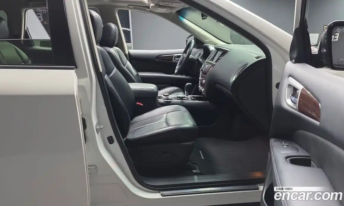 Nissan Pathfinder 2016 3.5 Автомат в Москве № 309028, фото 6