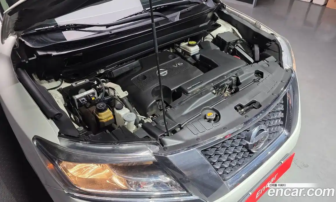 Nissan Pathfinder 2016 3.5 Автомат в Москве № 309028, фото 9