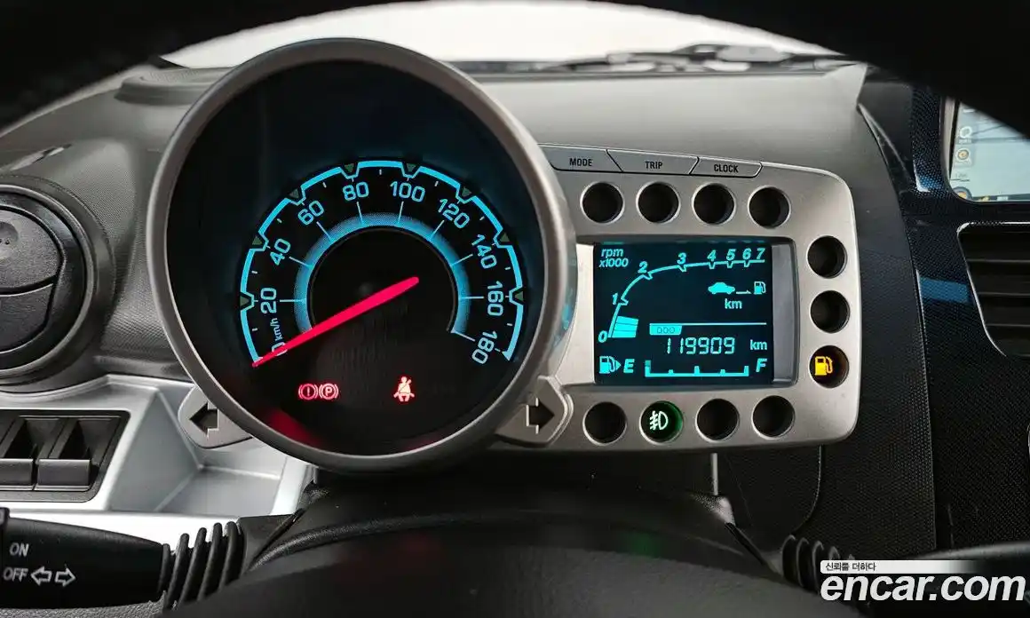 Chevrolet Spark 2012 1.0 Автомат в Москве № 315159, фото 19