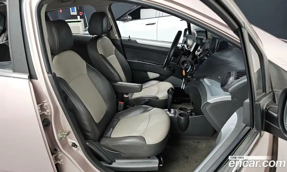 Chevrolet Spark 2012 1.0 Автомат в Москве № 315159, фото 5