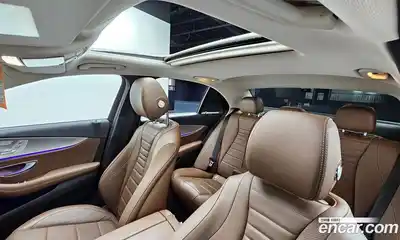 Mercedes-Benz E-Class 2019 2.0 Автомат в Москве № 325144, миниатюра 2