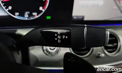 Mercedes-Benz E-Class 2019 2.0 Автомат в Москве № 325144, миниатюра 3