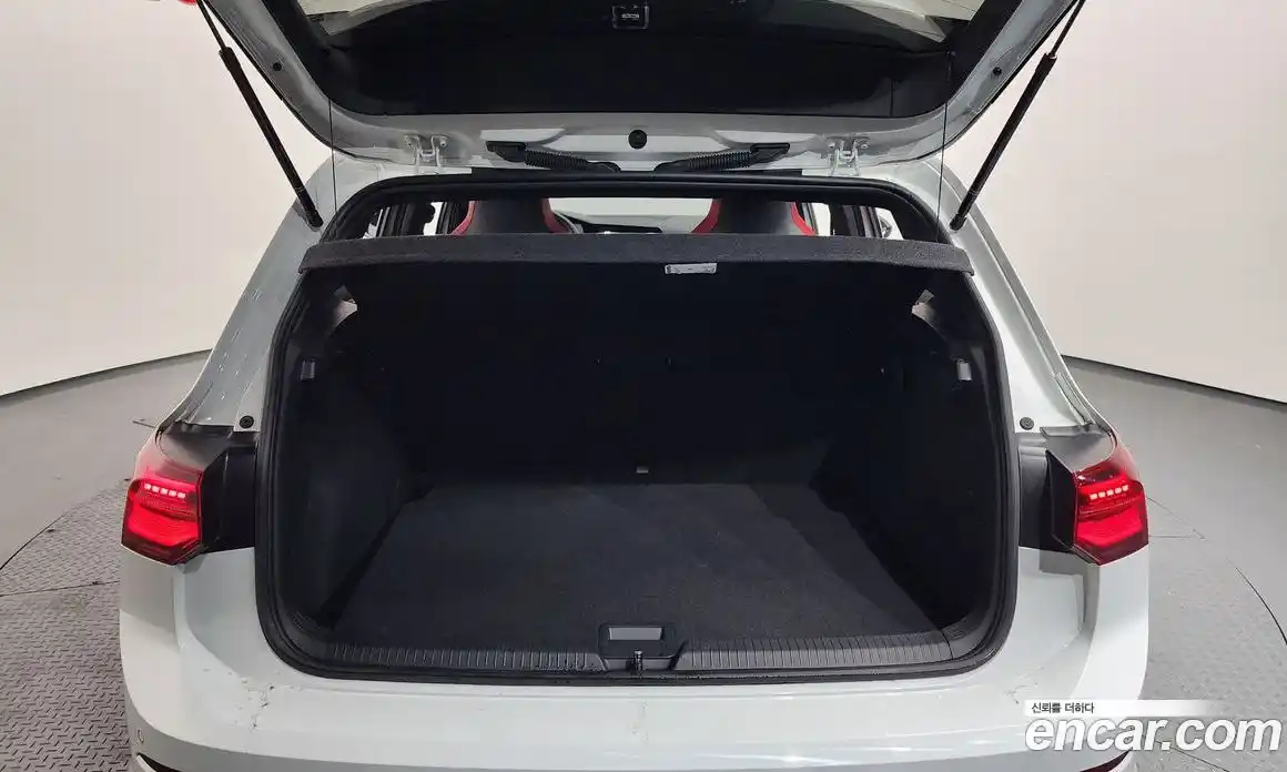 Volkswagen Golf 2024 2.0 Автомат в Москве № 329747, фото 7