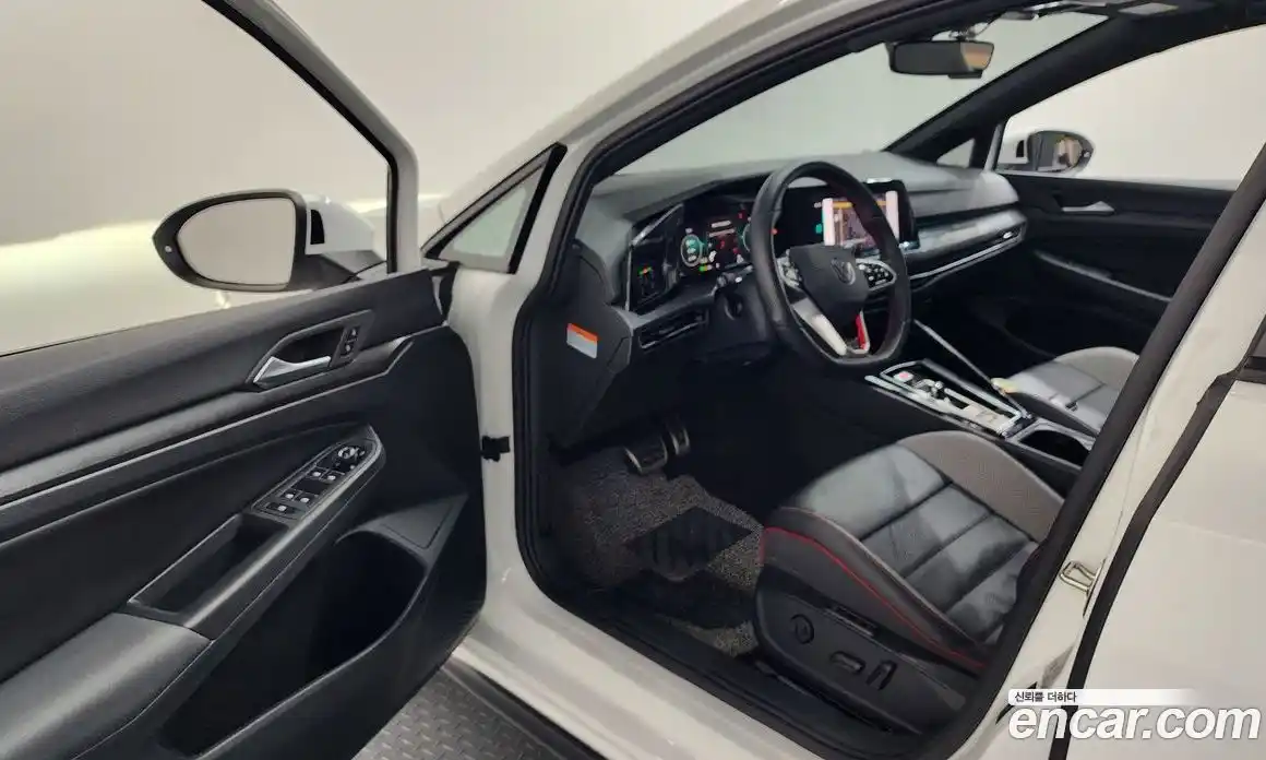 Volkswagen Golf 2024 2.0 Автомат в Москве № 329747, фото 8