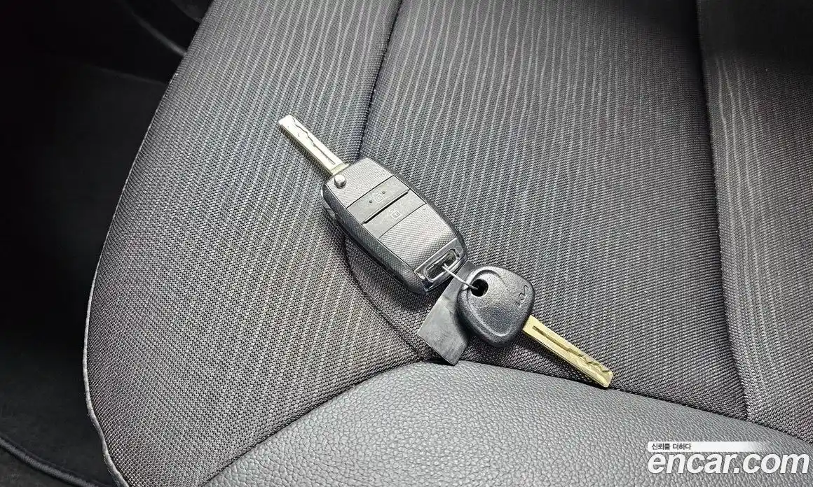 Kia Ray 2022 1.0 Автомат в Москве № 336682, фото 20