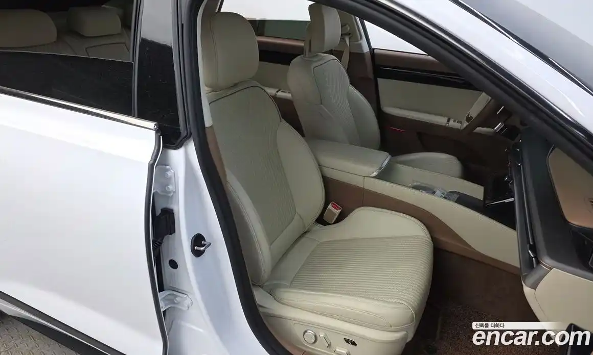 Hyundai Grandeur 2023 2.5 Автомат в Москве № 42469, фото 4