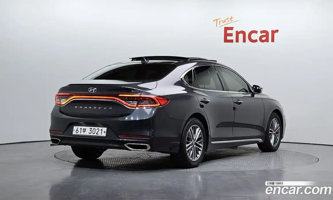 Hyundai Grandeur 2018 2.2 Автомат в Москве № 48743, фото 13